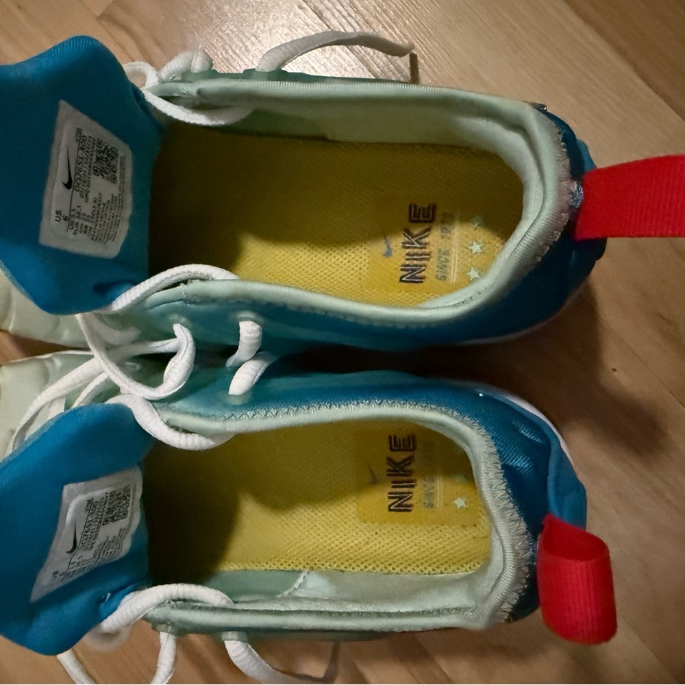 Nike Kids Aqua and White Sneakers - Picture 5 of 7